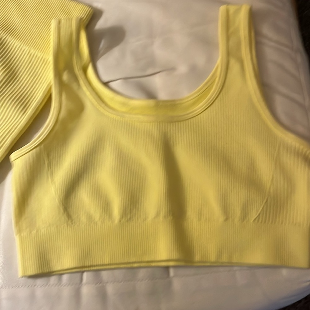Yellow Workout set - Picture 2 of 5